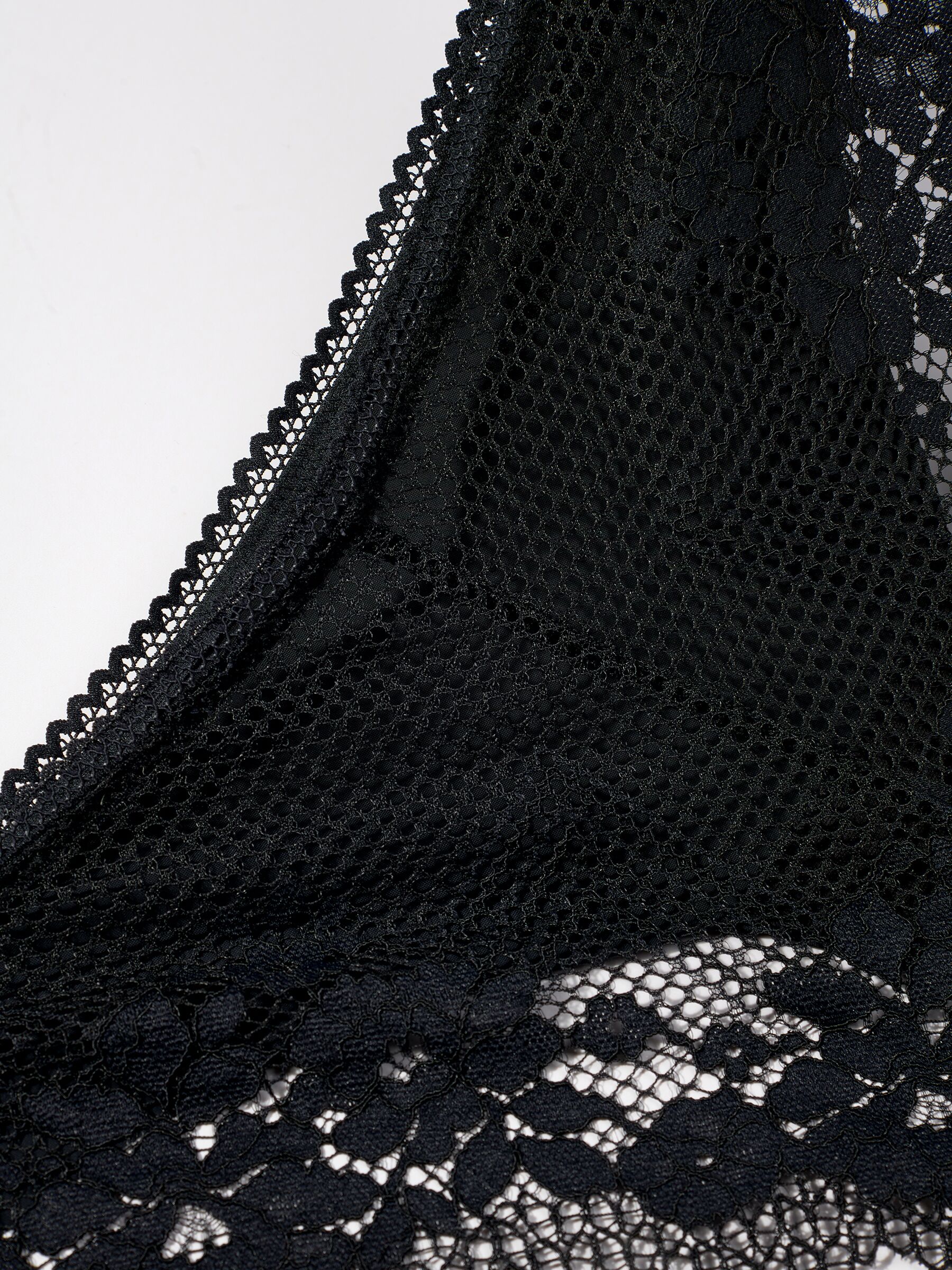 Slip PASSIONATA, Damen, Gr. 42, Microfaser, schwarz, Microfaser, Obermaterial: 90% Polyamid, 10% Elasthan, körpernah, Unterhosen Slip, mit floraler Spitze, elegant, elastisch, feminin schwarz 42, Microfaser