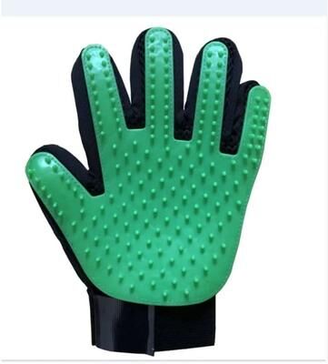 Uplifted Finds Silicone Grooming Interaction Glove 10