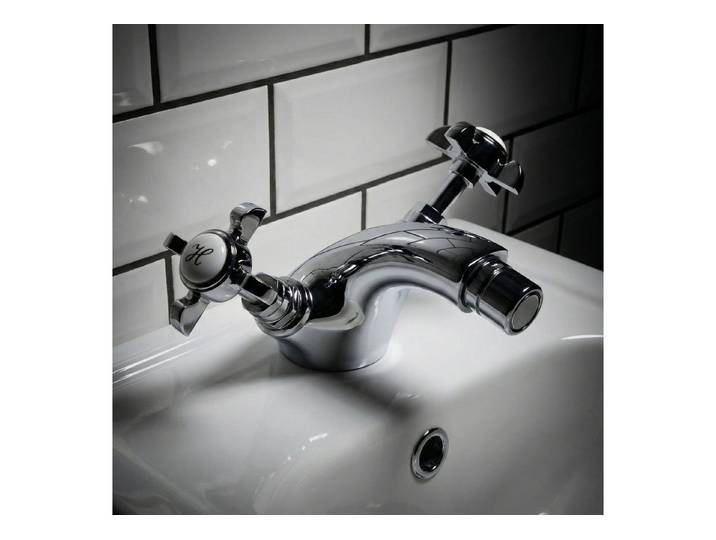 PaulGurkes Bidetarmatur Retro-Design, Messing verchromt, drehbarer Strahlregler
