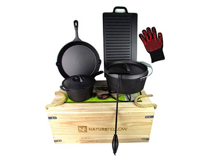 10-teiliges Dutch-Oven-Set in einer Holzkiste – Gusseisen – bereits eingebrannt – viel Zubehör – inkl. Grillhandschuh