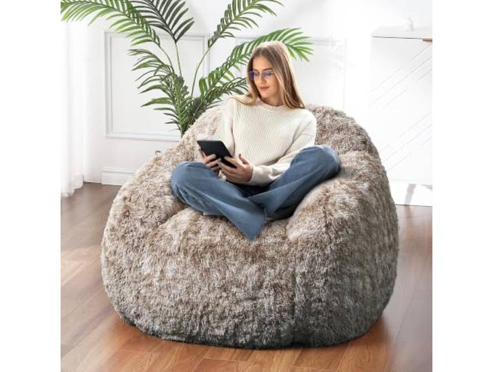GarveeMore Großer Kunstfell Sitzsack-Sessel für Erwachsene - Kaffee, Lazy Loungesofa mit Armlehnen & Rückenlehne, stützende Schaumstoff-Füllung, abnehmbarer waschbarer Bezug, rutschfeste Unterse