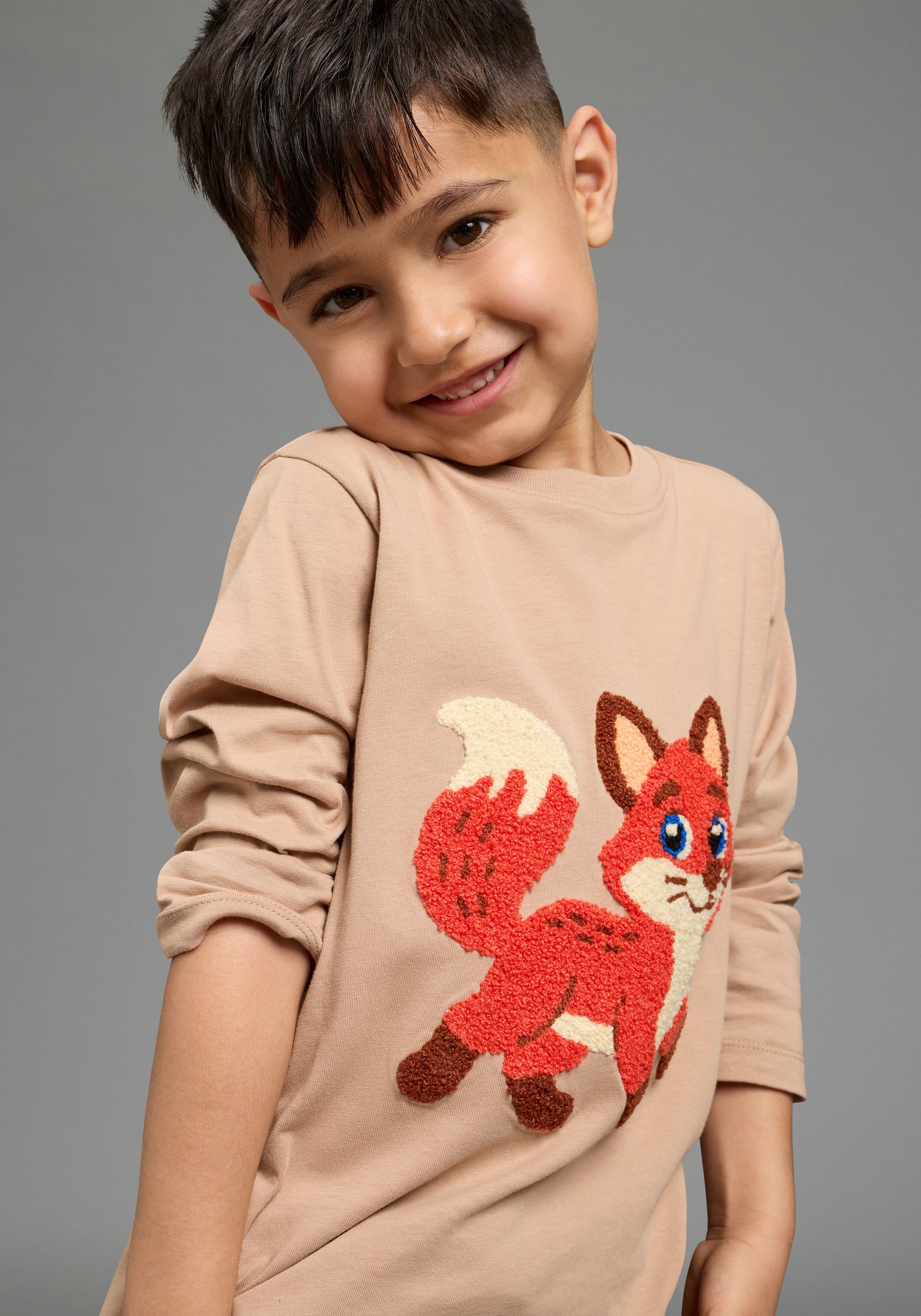 Langarmshirt KIDSWORLD "Shirt mit grosser Fuchs Frottee-Applikation", Jungen, Gr. 128/134, beige, Jersey, Obermaterial: 100% Baumwolle, Basic hüftlang, Rundhals, Shirts Langarmshirt, Shirt mit Fuchs-Applikation, hüftlange Basic-Passform, Langarm-Design be