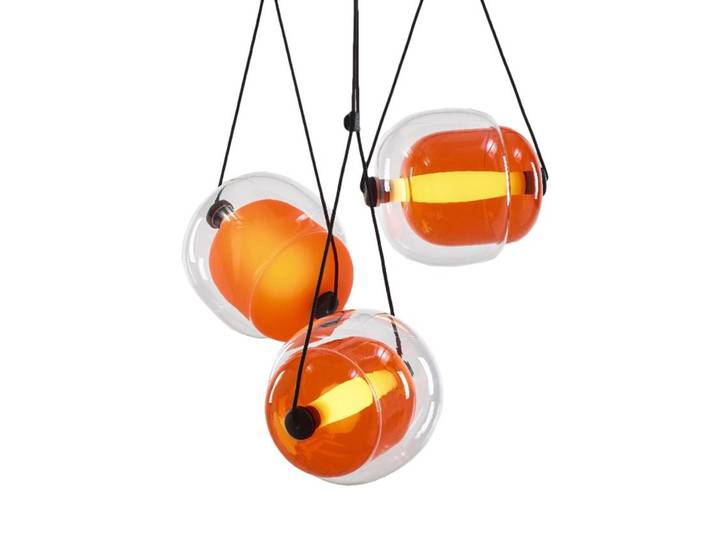 BROKIS lampe à suspension CAPSULA TRIANGLE (Exteur transparent, inteur orange - Verre)