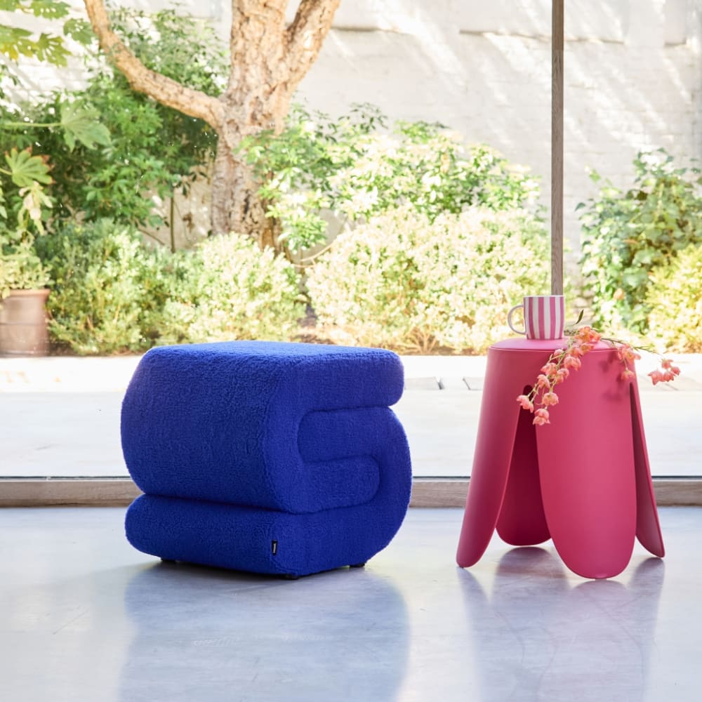 sweeek Tabouret / pouf design revêtement bouclette bleu 1 place Bleu 43x45x47cm
