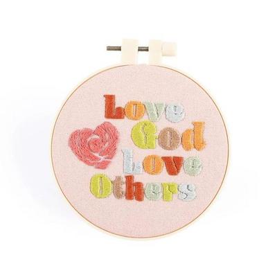 Embroidery Kit - Love God Love Others 10cm, Gebundene Ausgabe von , Swanson Christian Products