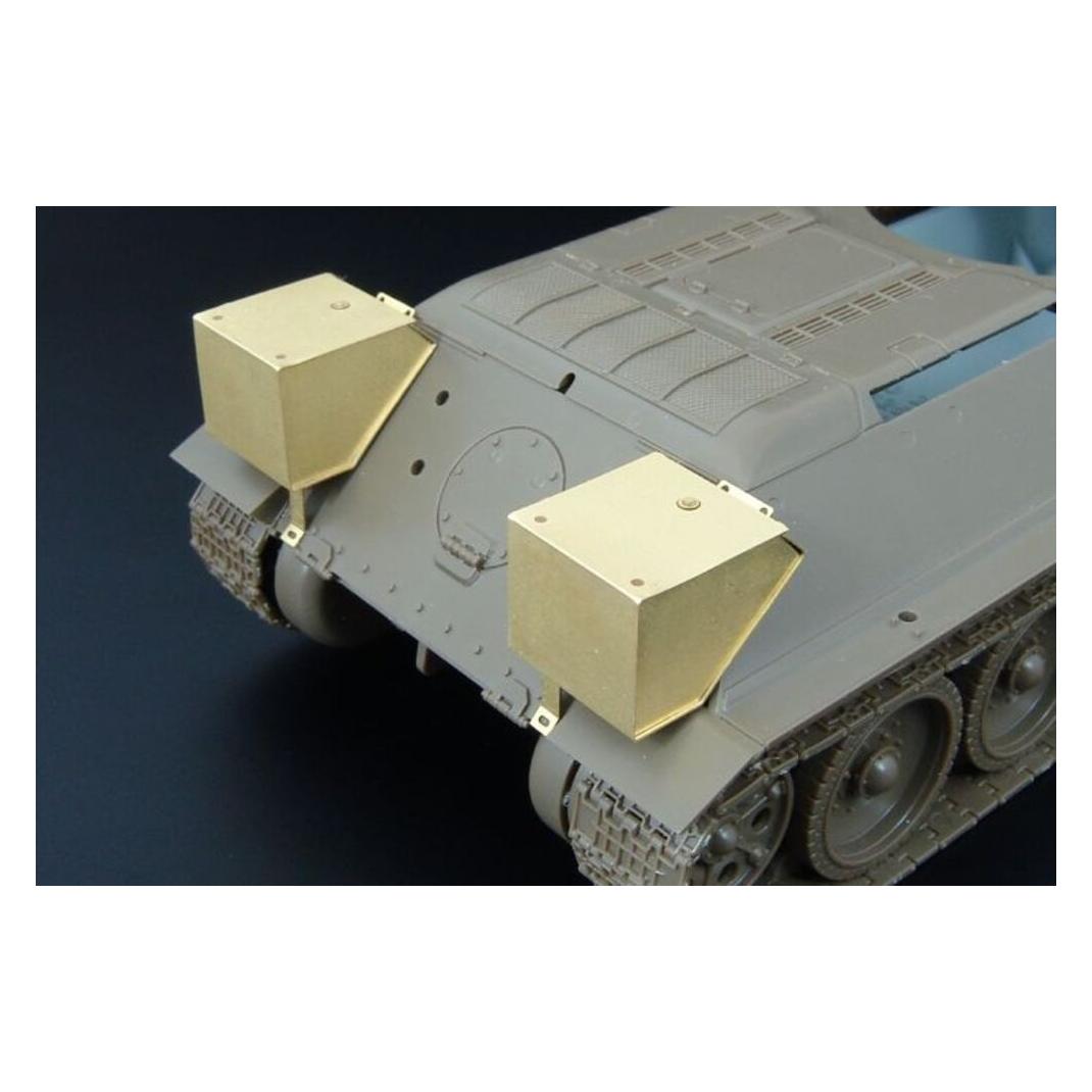 Hauler T-34-76 FUEL DRUMS (HLX48036)