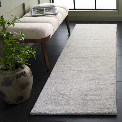 SAFAVIEH Hand-Tufted Carmine Analia Modern & Contemporary Rug