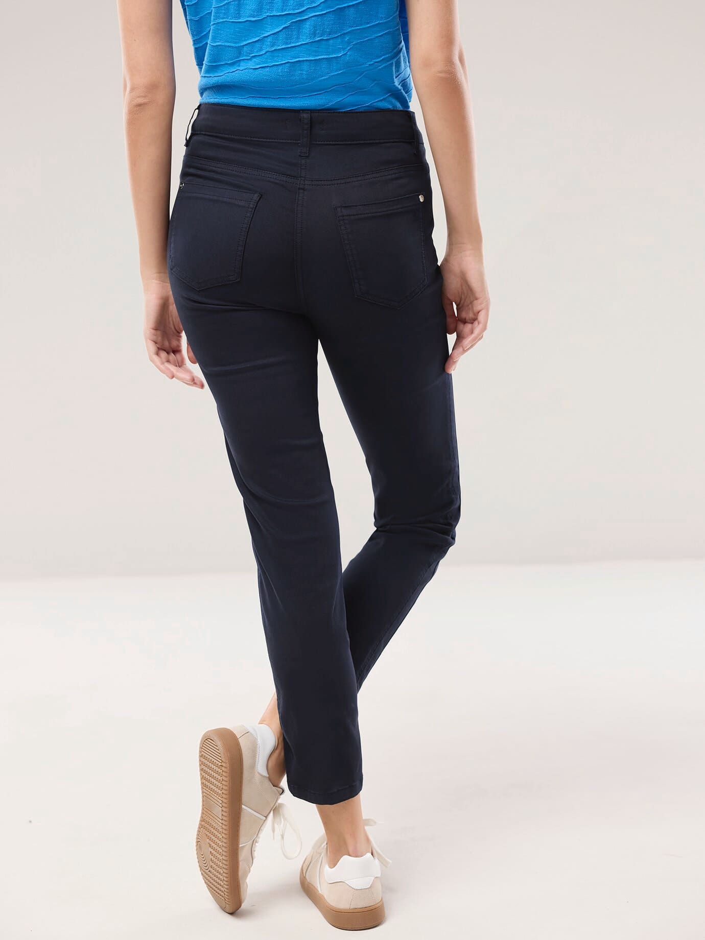 Walbusch 7/8-Baumwollhose Figurwunder, Regular Fit#normale Größen#Kurzgrößen, Farbe Blau, 18, mit Bauchweg-Funktion vorverlegte Seitennaht Damen
