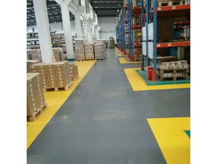 Carrelage de sol de garage imbriqué en PVC d'atelier antidérapant modulaire pour carrelage de garage de stationnement de voiture carrelage de sol en caoutchouc (2 avis)
