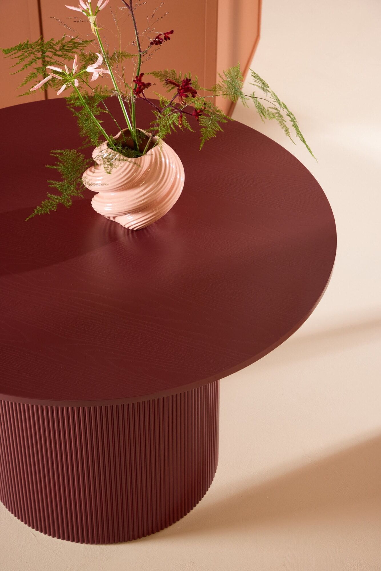 Esstisch VENTURE HOME "Lenox, runder Esstisch in tiefem Bordeauxrot, kraftvoll, Ø 110 cm", bordeaux, bordeaux, bordeaux, B:110cm H:75cm T:110cm, Tische, Esstisch, Esszimmertisch, MDF, einheitlich bordeaux, rund, modern, elegant bordeaux, bordeaux, bordeau