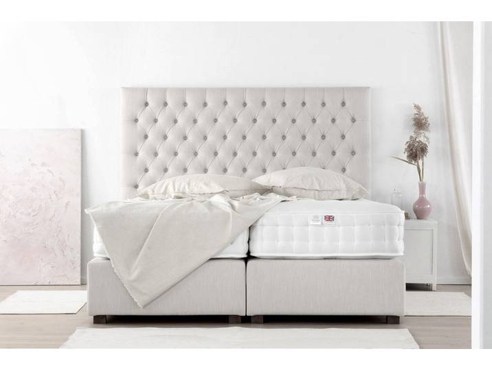 Boxspringbett HARMONY II 220x220 cm - verschiedene Farben und Bezüge verfügbar - mit Matratze - mit Chesterfield-Knüpfung am Kopfteil