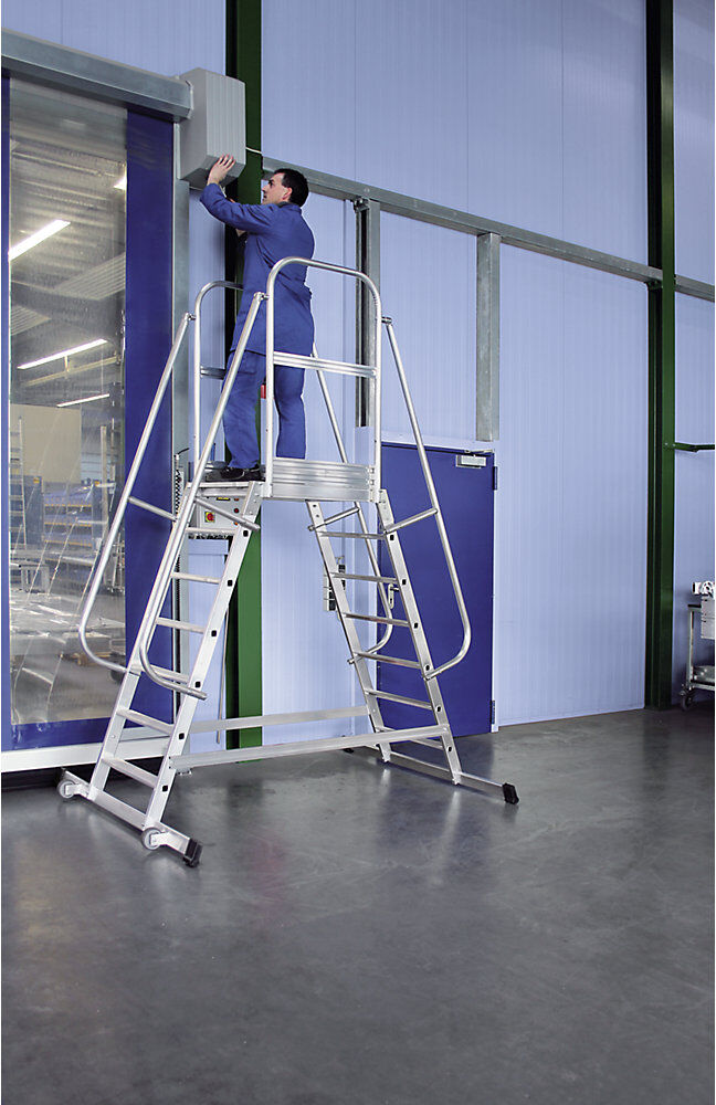 Alu-Podestleiter, beidseitig begehbar, fahrbar, 2 x 5 Stufen eurokraft pro