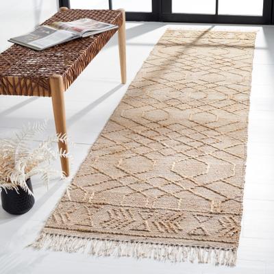 SAFAVIEH Handmade Natural Fiber Sabah Boho Jute Fringe Rug