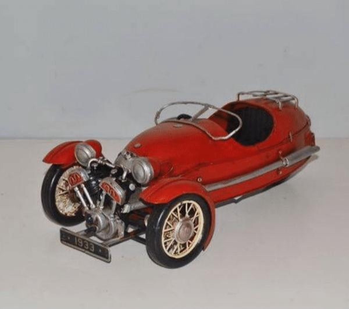MadDeco Morgan 1933 Driewieler Auto Tabletop voor Volwassenen