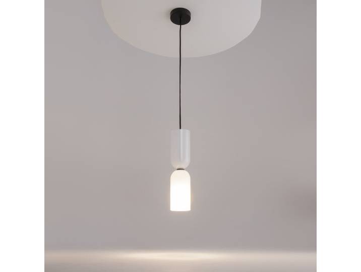 Lampe suspendue noire avec abat-jour en verre blanc Memory 1xE14 40W Maytoni