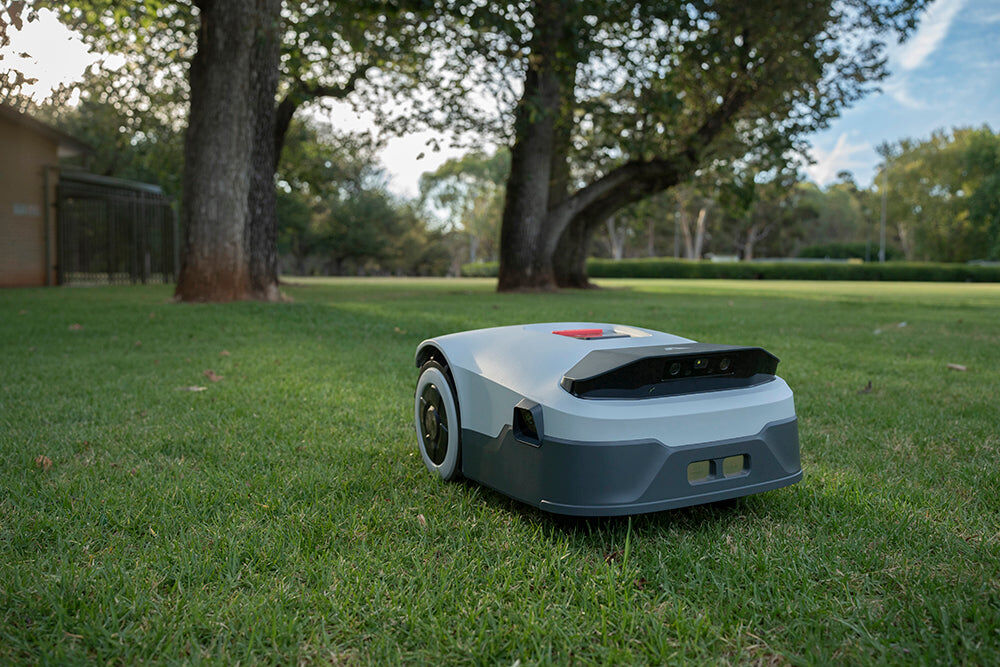 ANTHBOT Genie 800 Rasenmähroboter – Bis zu 1500m², Drahtloses RTK + KI-Navigation