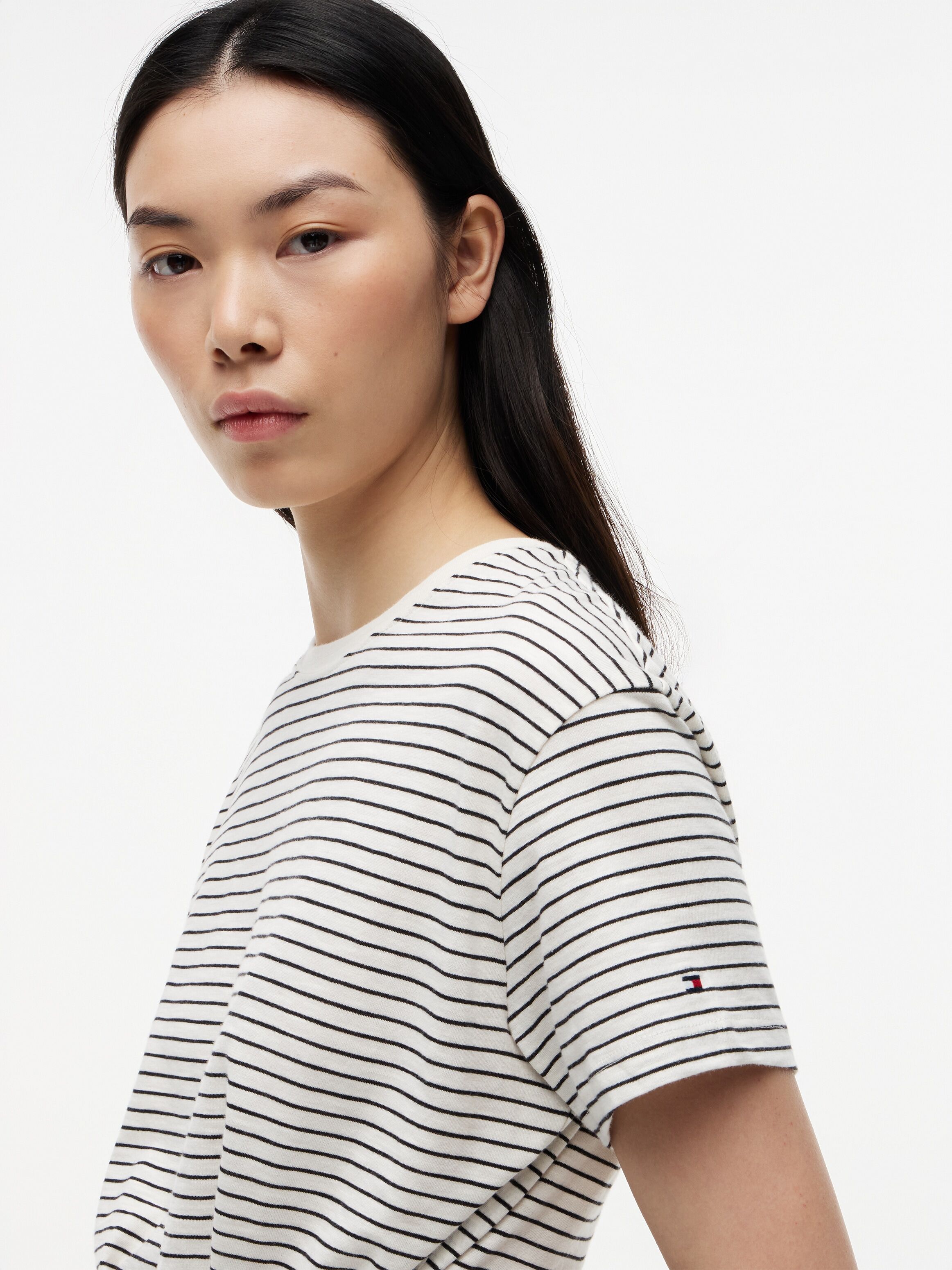 Kurzarmshirt TOMMY HILFIGER "CO SLUB KNOT SS TEE", Damen, Gr. S (36/38), weiss (small brt stp calico, schwarz), Single Jersey, Obermaterial: 100% Baumwolle, gestreift, gerade kurz, Rundhals, Shirts Kurzarmshirt, mit Bindegürtel in der Taille small brt stp