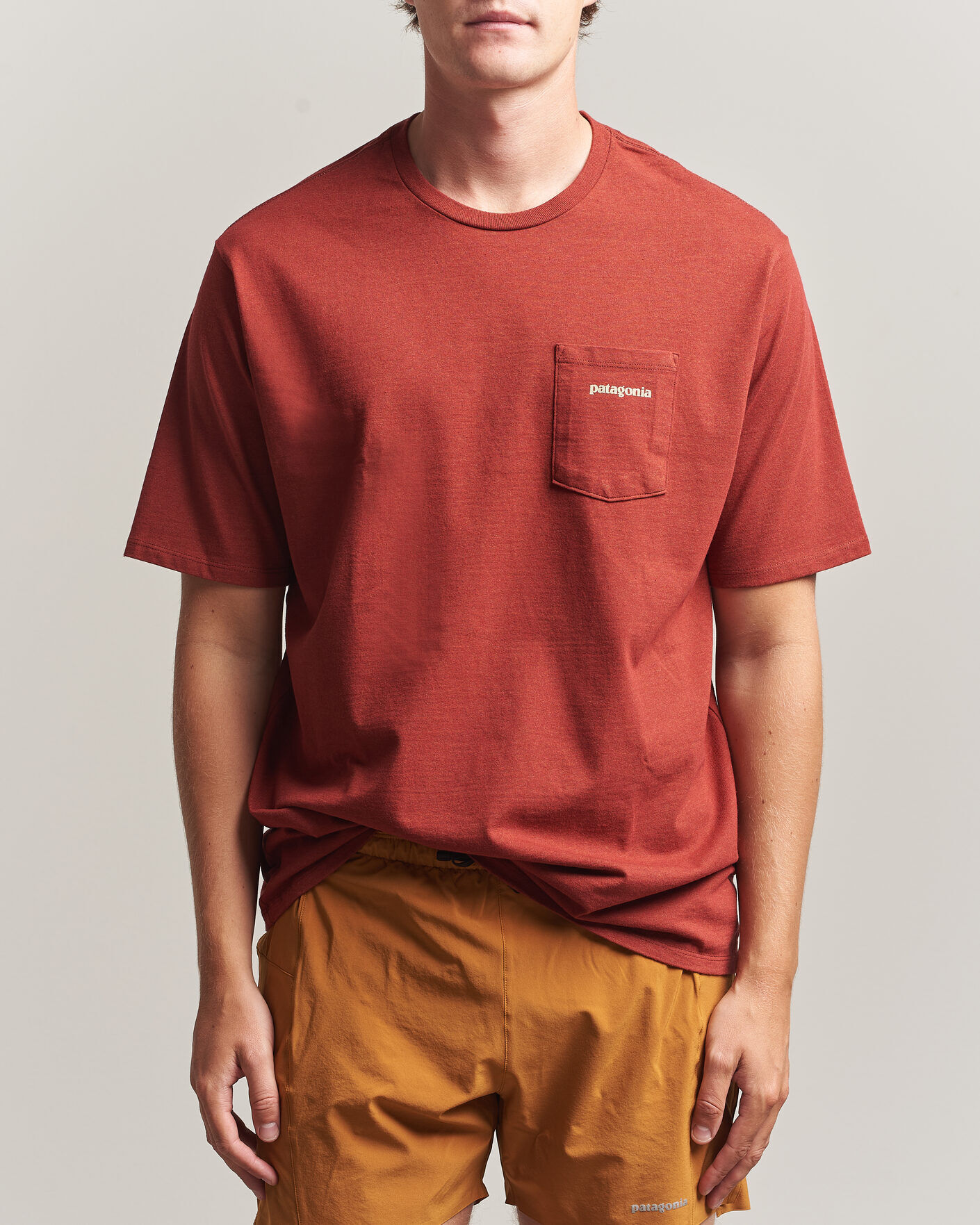Patagonia Boardshort Logo Pocket Responsibili T-Shirt Rusty Red men M Rød