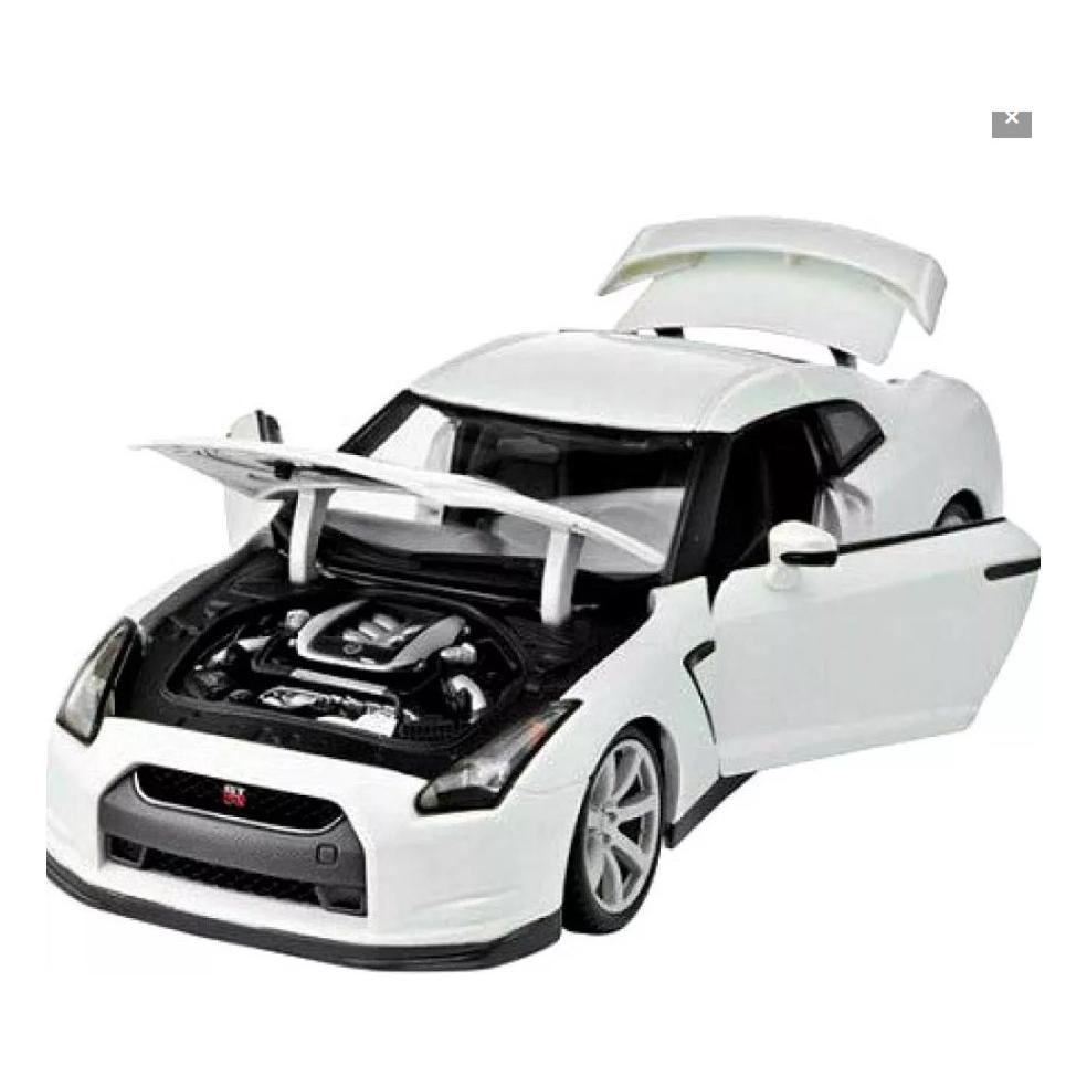 Bburago Nissan GT-R 2017 1:24 (18-21082)