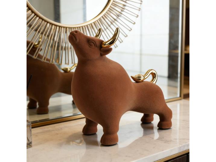 Statue de taureau créative en résine floquée, décoration de bureau, artisanat, ornements, sculpture animale, décoration esthétique moderne pour la pièce