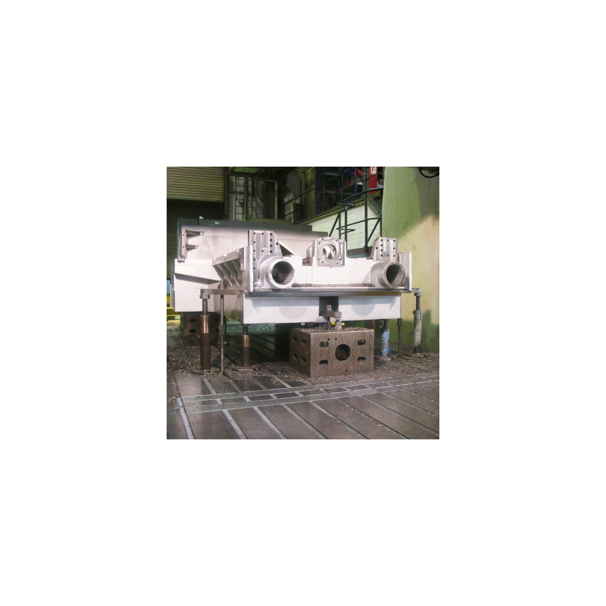 AMF Stiftschraube DIN6379 M20x315mm vergütet auf 8.8 (84996)
