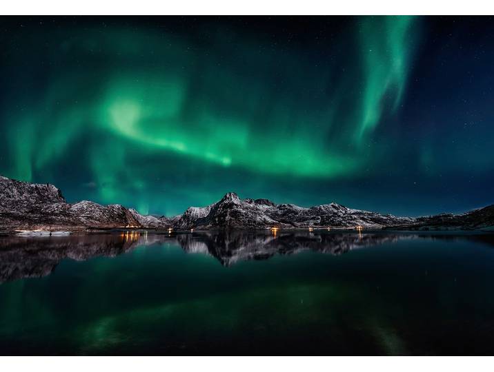 Fototapete PAPERMOON Photo-Art JAVIER DE LA, LOFOTEN AURORA-REFLEXION , bunt, B:2m L:1,49m, Vlies, Tapeten, Fototapete