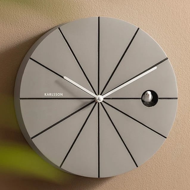 Karlsson Moderne Ronde Wandklok met Muziekdoos - Grijs/Zwart