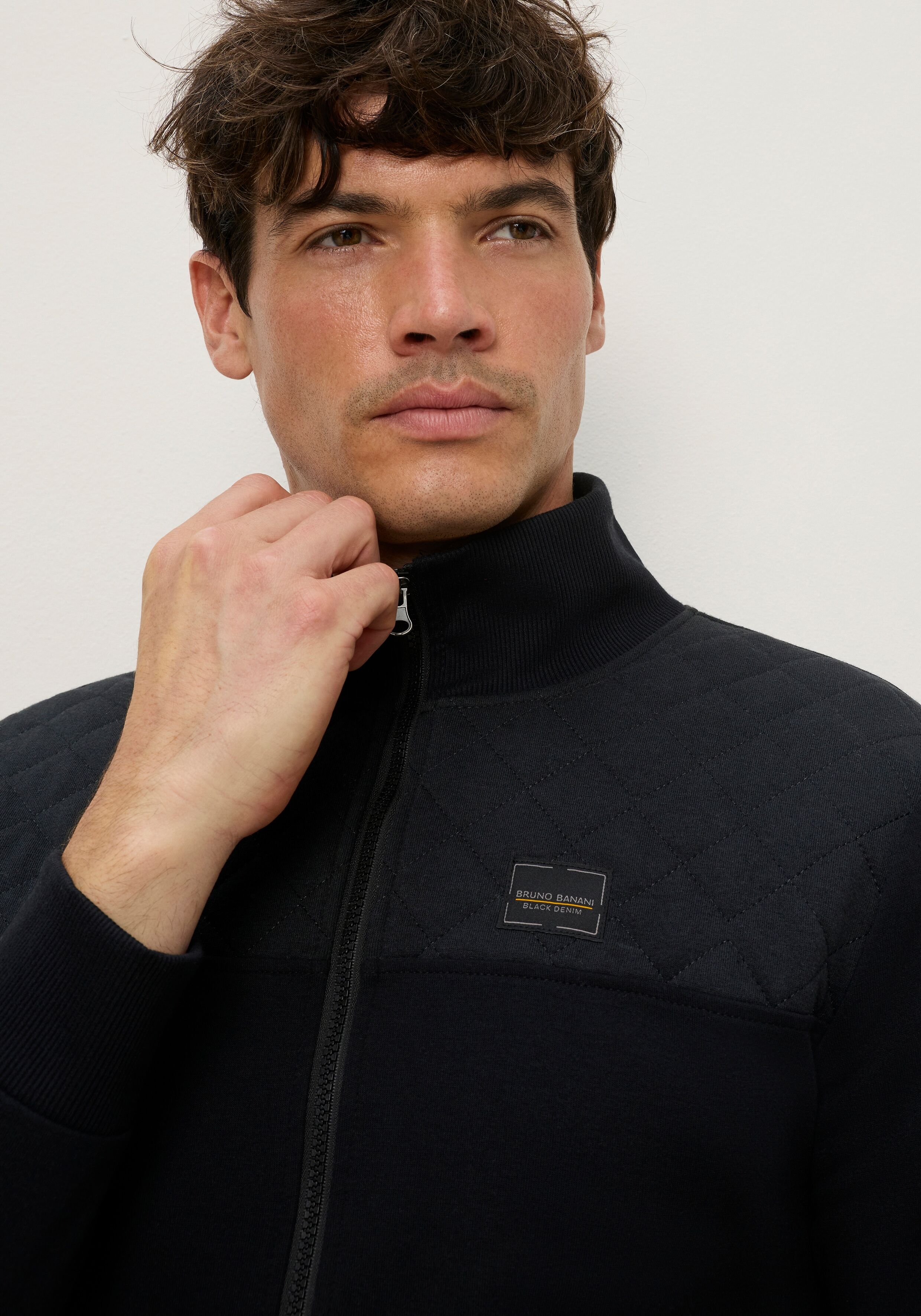 Sweatjacke BRUNO BANANI, Herren, Gr. S, schwarz, Obermaterial: 74% Polyester, 26% Baumwolle, unifarben, angesetztes Bündchen, Sweatjacken Sweatjacke, mit Karosteppung im oberen Bereich schwarz S