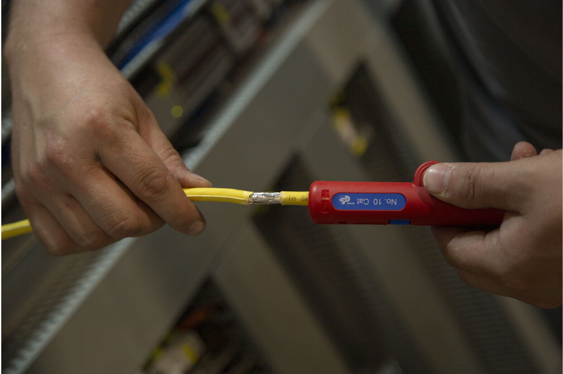 WEICON Cat Cable-Stripper No. 10, zum Entmanteln von Daten- und Netzwerkleitungen (52000010)