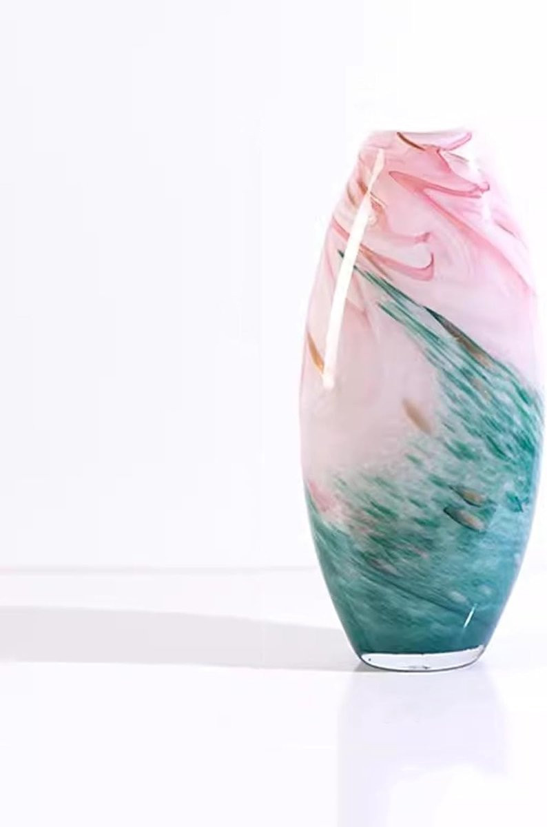 Glazen vaas met roze gradiënt voor jouw woonkamer decoratie