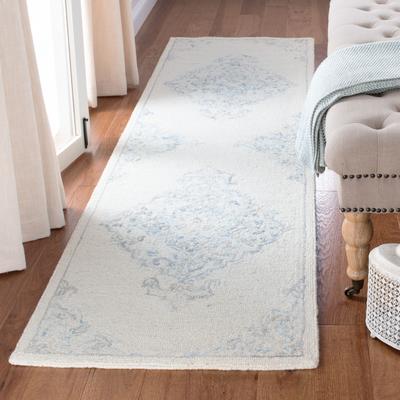 SAFAVIEH Handmade Micro-Loop Mjoll Wool Rug