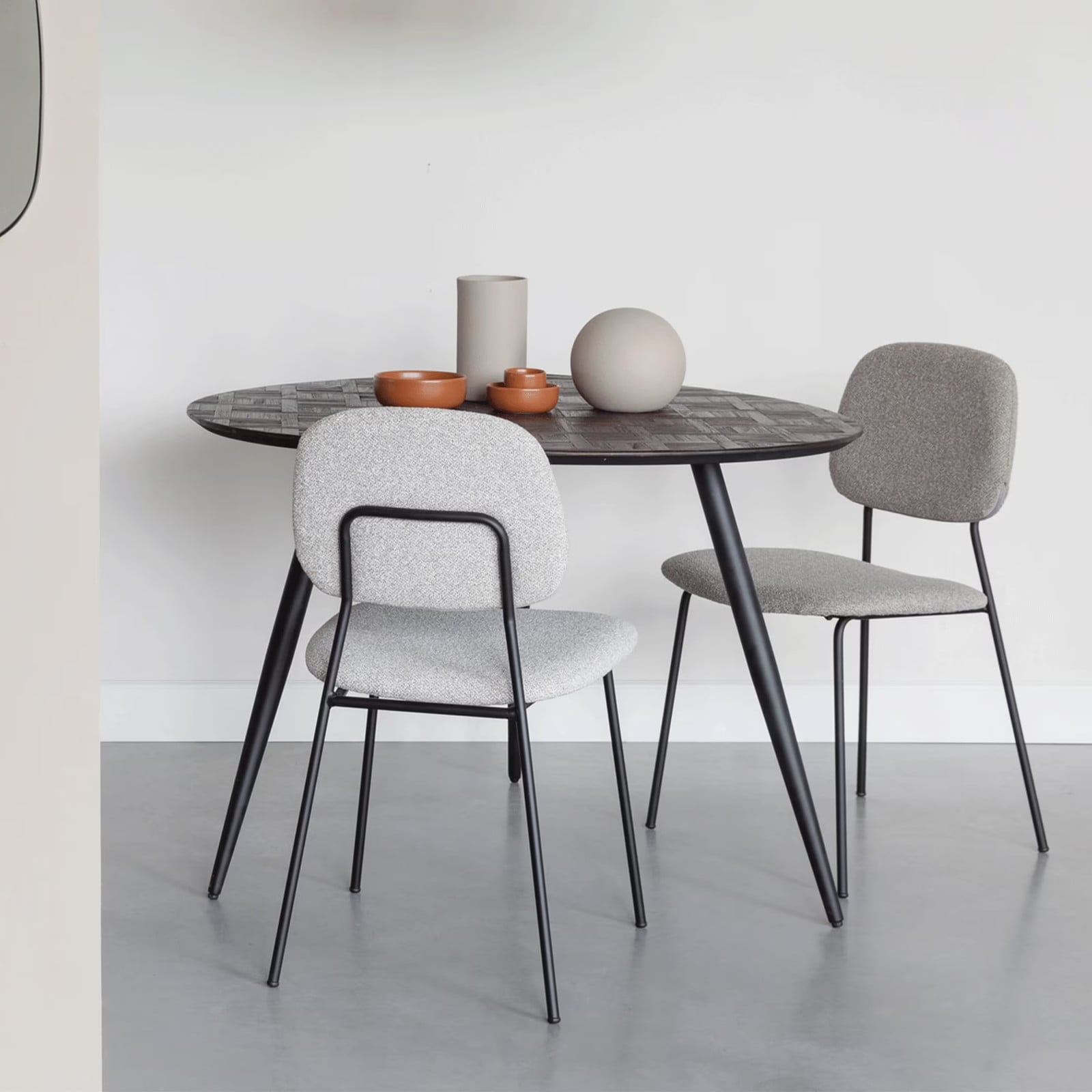 ZILT Organische Eettafel Yasmijn Teakhout, Bruin, B: 111 cm, D: 108 cm, H: 76 cm