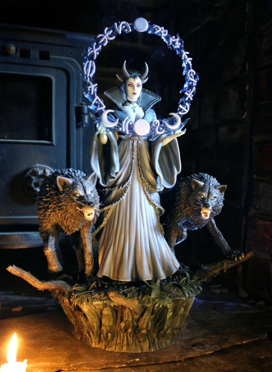 Anne Stokes Moon Witch Dream Figures Beeld voor volwassenen