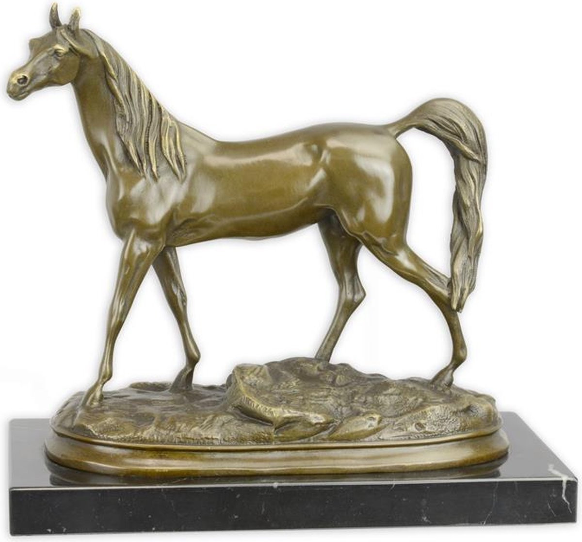 Bronzen beeld van Ibrahim, het Arabische paard voor op tafel