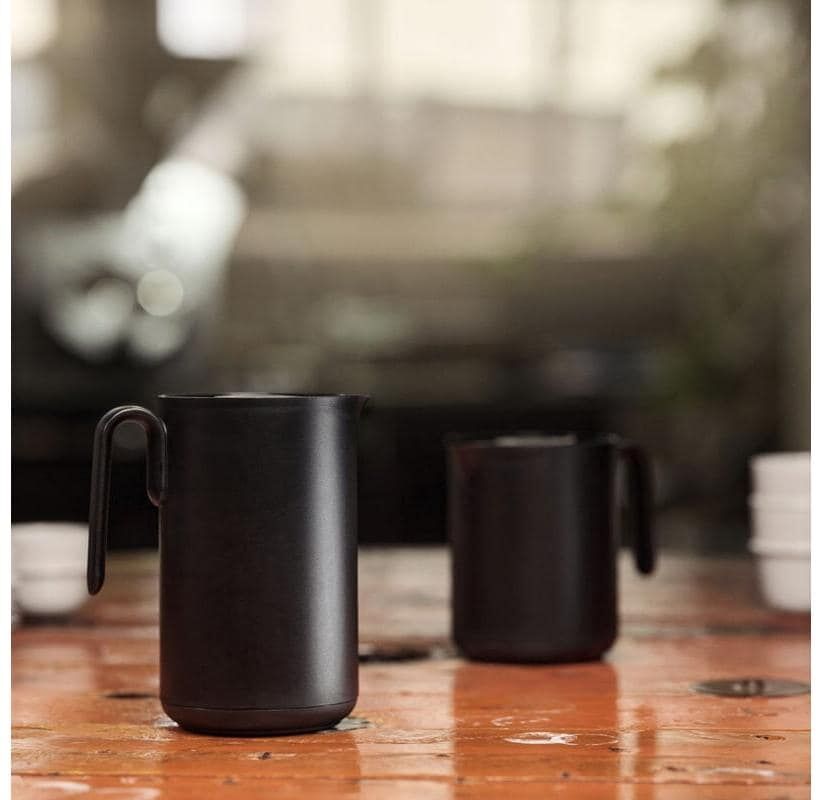 Isolierkanne ZONE DENMARK "Singles 0.6 l", schwarz, Kannen, 0,6 l, Isolierkanne, Isolierkanne, H:17cm Ø:13,2cm schwarz 0,6 l
