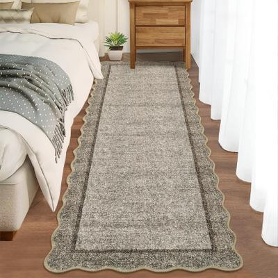 Garvee Modern Distressed Scalloped Edge Area Rug
