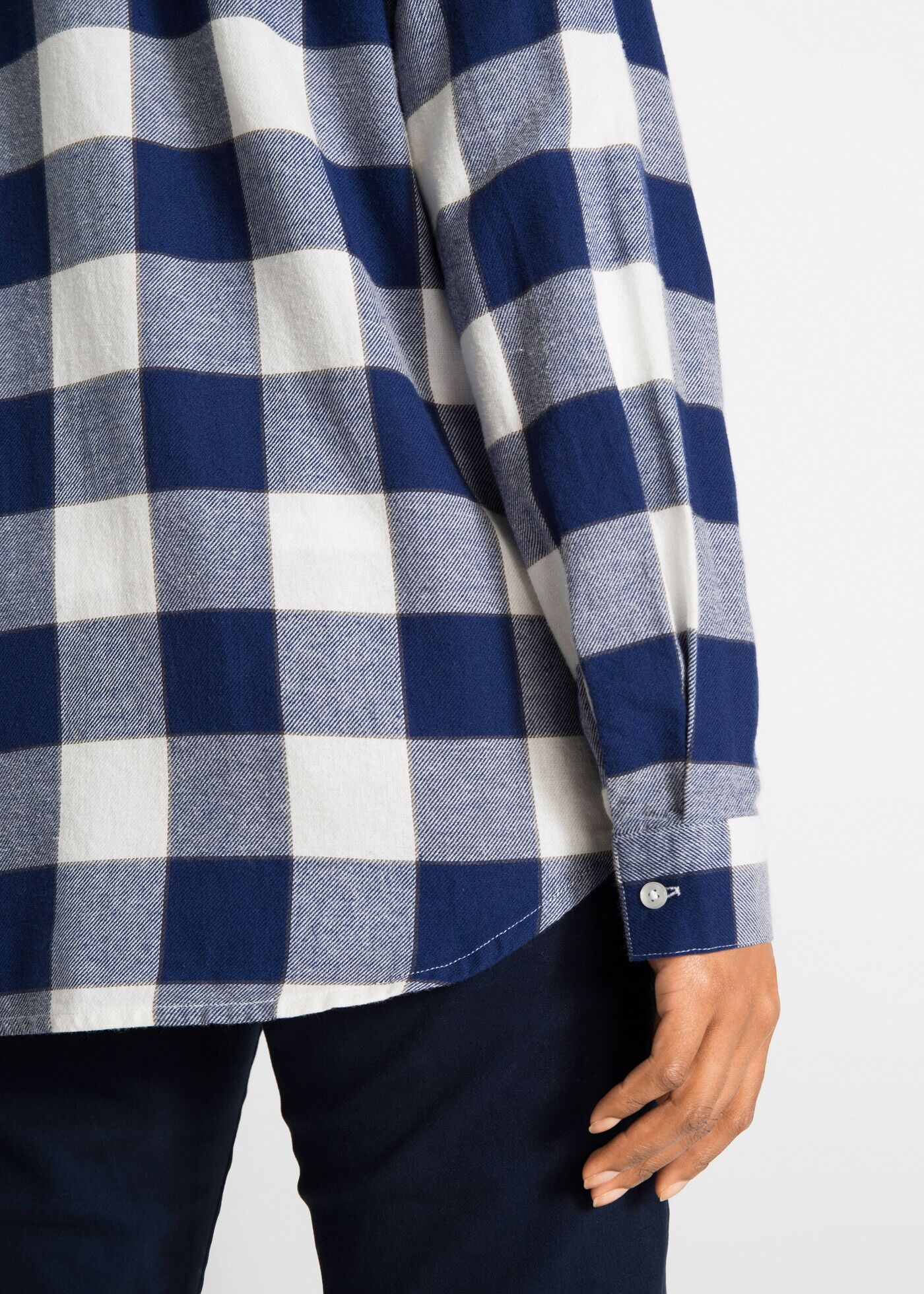 Flanellhemd BONPRIX "Flanellhemd", Damen, Gr. 40, N-Gr, blau (mitternachtsblau kariert), Flanell, Obermaterial: 100% Baumwolle, kariert, figurbetont normal, Manschette, Hemden Flanellhemd, figurbetonte Passform, aus Baumwolle, klassisches Karo Muster mitt