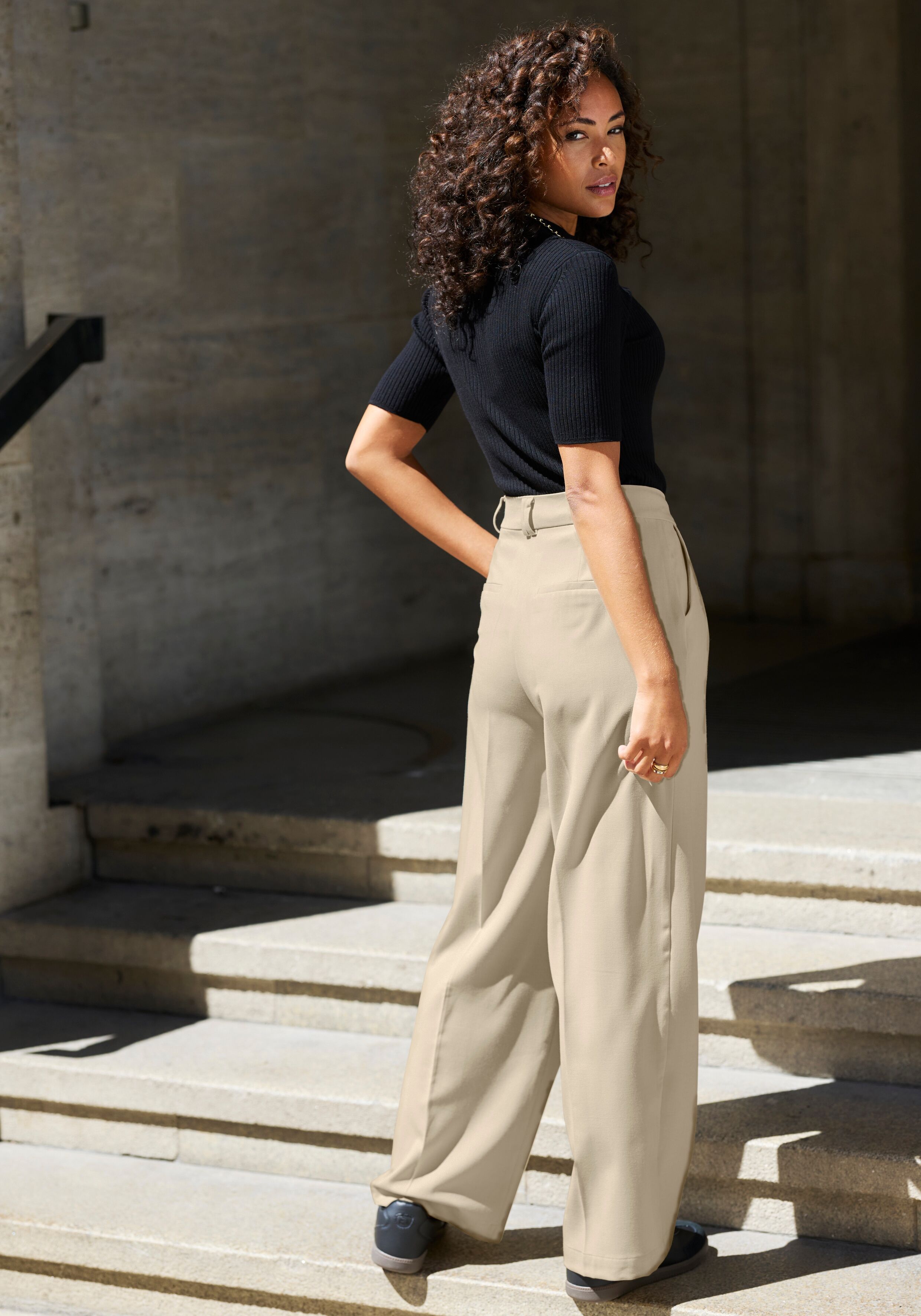 LASCANA "mit weitem Bein aus weicher und leichter Webware" Sommerhose im Business-Look, elegante Anzughose mit Taschen sand 42, N-Gr