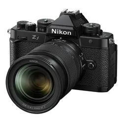 Nikon Z f + NIKKOR Z 24-70mm f/4 S KitZugabeaktion Professional Tasche