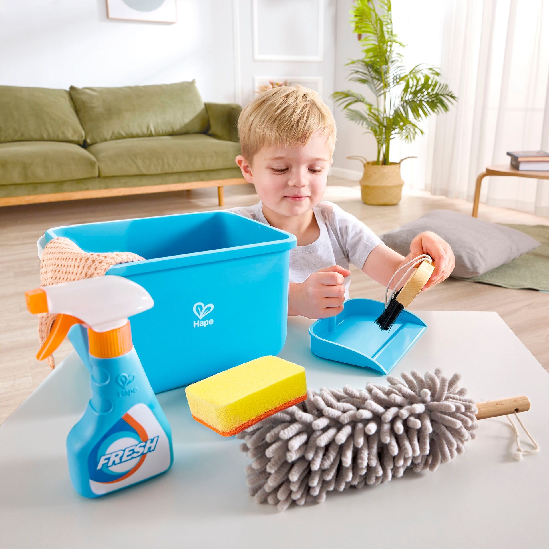 Kinder-Haushaltsset HAPE "Putzset", blau (bunt), Spielzeug-Haushaltsgeräte, Kinder, Filz, Holz, Kunststoff, Kinder-Haushaltsset