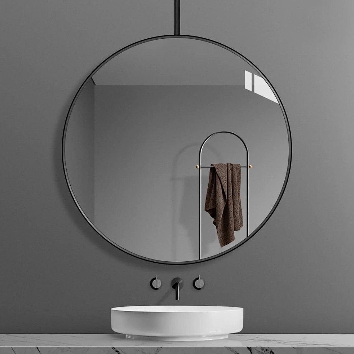 Ronde wandspiegel met dik zwart metalen frame voor badkamer decoratie