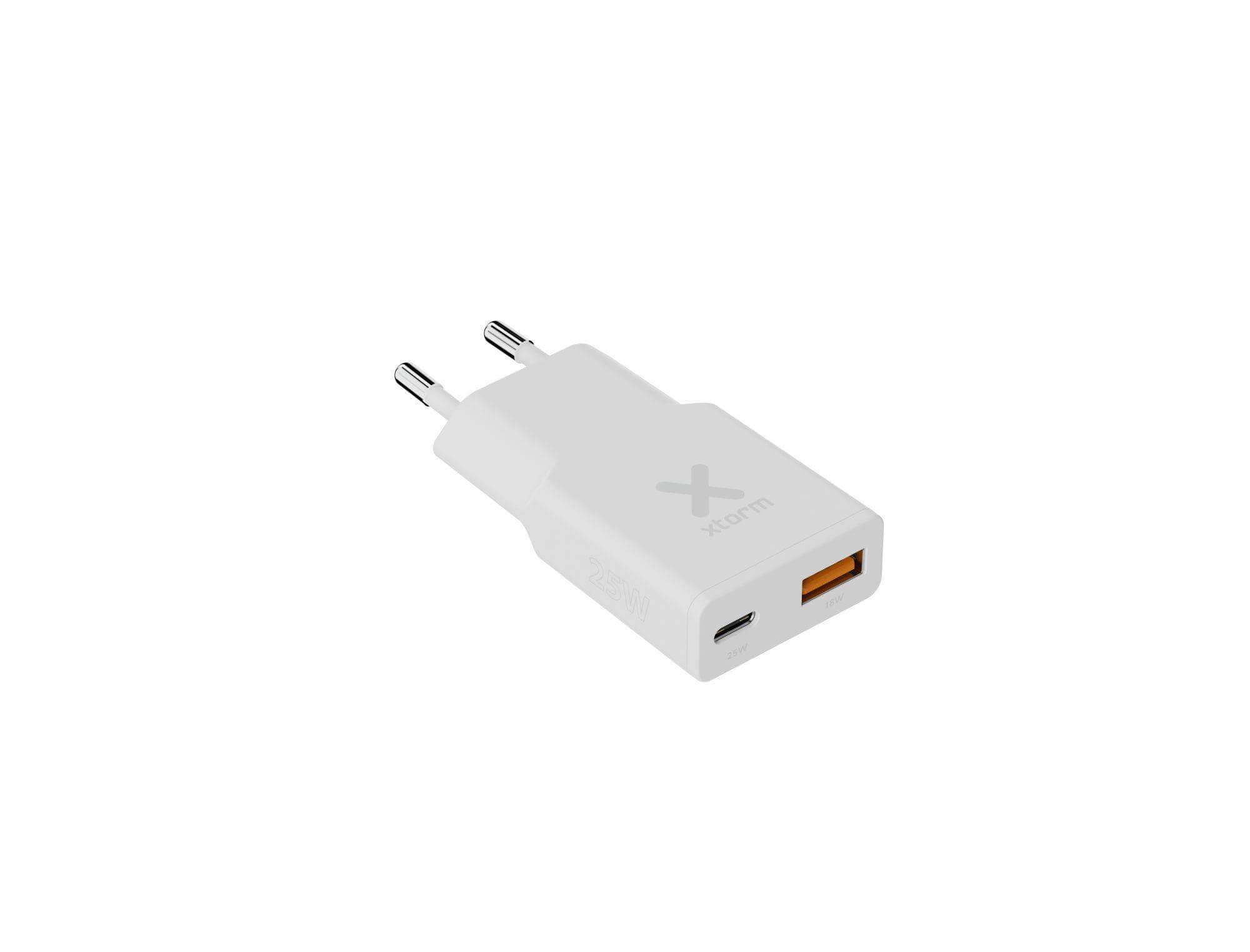 Xtorm Go2 Series SlimLine Wand-Ladegerät 25W 1x USB-C/ 1x USB-A weiß XG2SL025