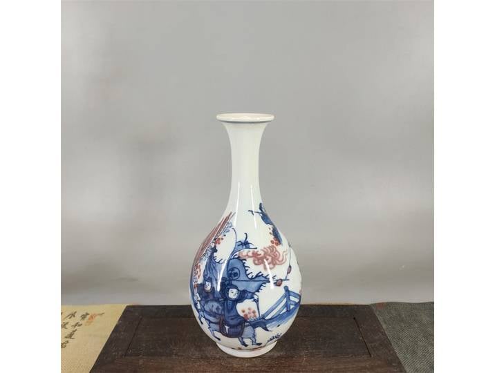 Qing Kangxi Vase en porcelaine bleu et blanc couteau rouge figurine de cheval ampoule Vase Oriental ancien Vase en porcelaine décor à la maison