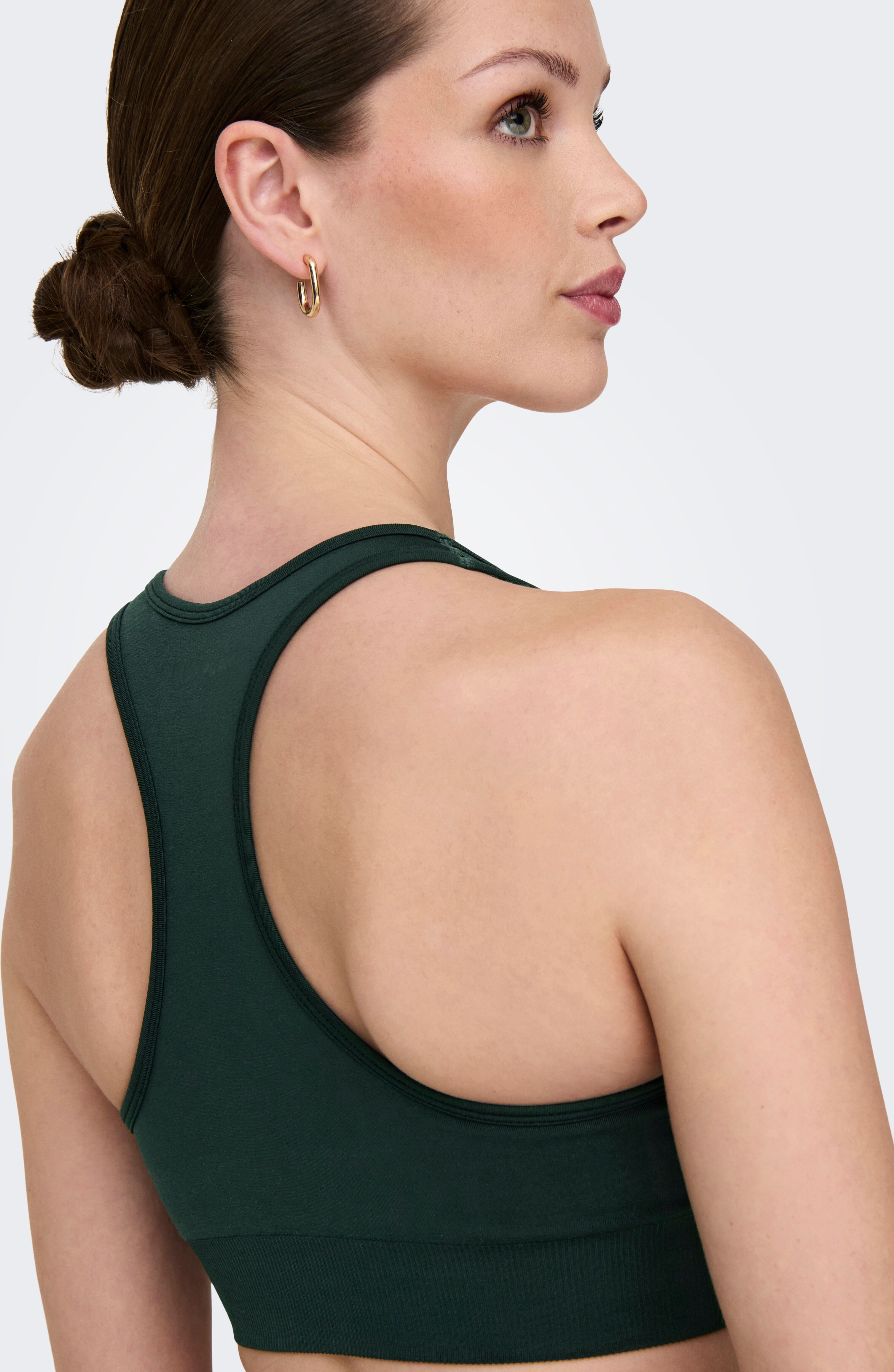Sport-BH ONLY PLAY "ONPDAISY SEAM SPORTS BRA - NOOS", Damen, Gr. S (36), N-Gr, grün (scarab), Jersey, Obermaterial: 92% Polyamid, 8% Elasthan, unifarben, slim fit, BHs Sport-BH, nahtlose Verarbeitung