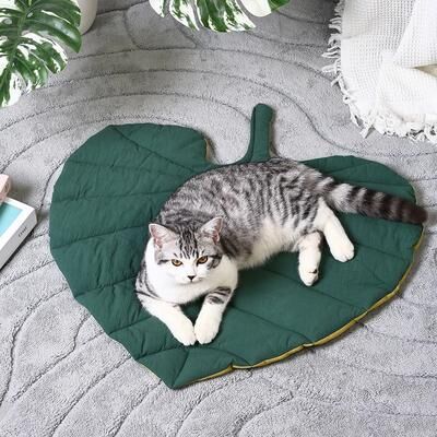 Uplifted Finds Leaf Shaped Double Sided Cat & Dog Nest Mattress love Leaves