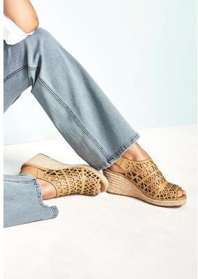 Wide Width Women's The Karen Espadrille by Comfortview in Natural (Size 11 W)