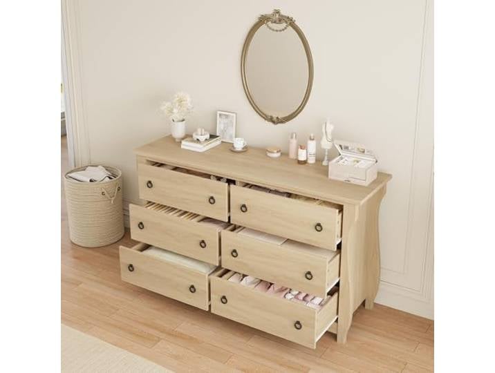 GarveeMore Kommode mit 6 Schubladen, 120 cm, auf Fuß, für Schlafzimmer 6 Schubladen Holz in natürlicher Eichenoptik Boho-Stil mit Rattandetails großer Stauraum, Kippsicherung