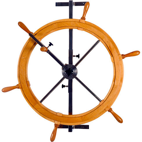 Roda para exercício de ombro, em madeira de envernize. Altura regulable