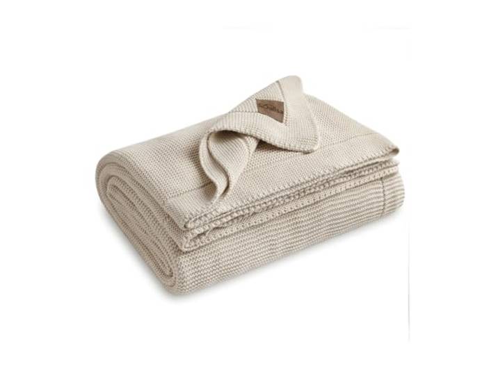 Dalisa GOTS-Zertifizierte Bio-Baumwolle Strickdecke – Weich & Gemütlich, Vorgewaschen – Perfekt für Couch, Bett & Deko – Waschmaschinengeeignet – In Geschenkbox verpackt (Hellbraun, 130x150 cm)