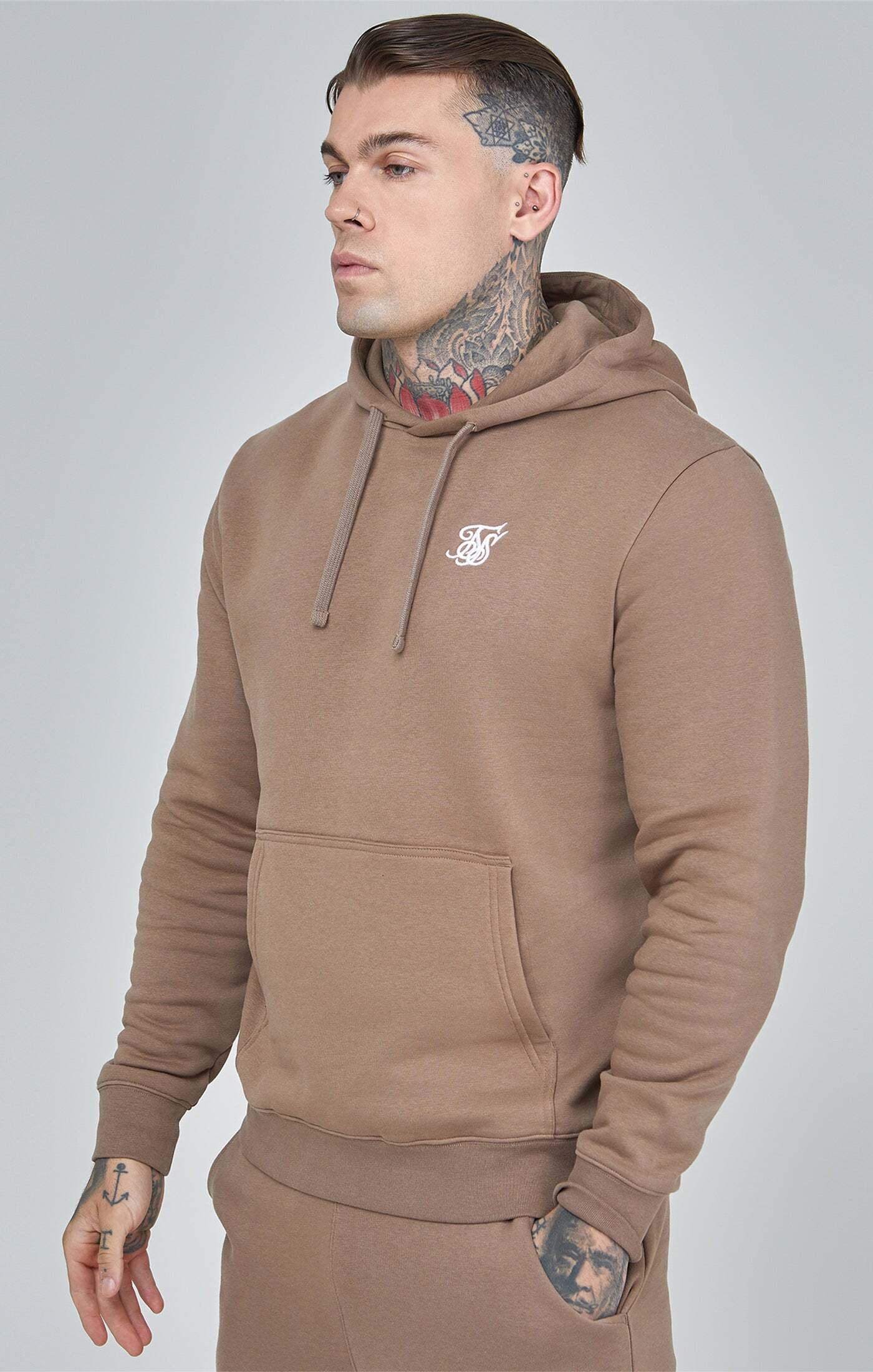 Kapuzenpullover SIKSILK "Siksilk Kapuzenpullover Essentials Overhead Hoodie", Herren, Gr. M, braun, Obermaterial: 80% Baumwolle CO. 20% Polyester PES., Pullover Kapuzenpullover braun M